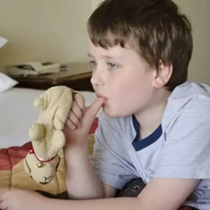 Script hypnotique - Arrêter de sucer son pouce (pour enfant de 5 à 10 ans)